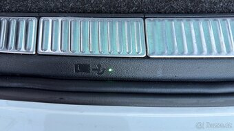 Škoda Superb 2.0TDI DSG - 8