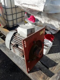 Motor asinchronní 2,2kw/1.5kw robot alba - 8