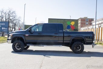 Dodge RAM 2500 - 8