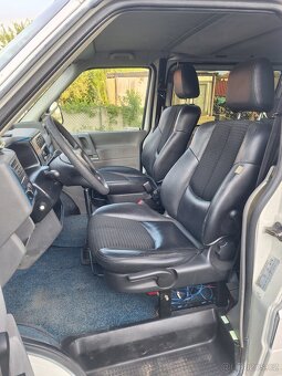VW TRANSPORTER 8MÍST - 8
