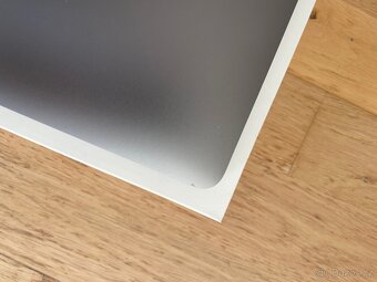 Prodám Apple MacBook Pro 13,3" 256GB (2017) i5, 8GB RAM - 8