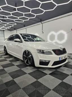 Octavia 3 rs benzín air 380hp - 8