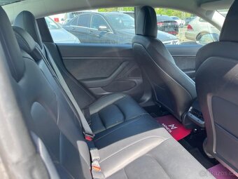Tesla Model 3 - 8