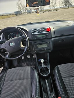 Skoda roomster scout - 8