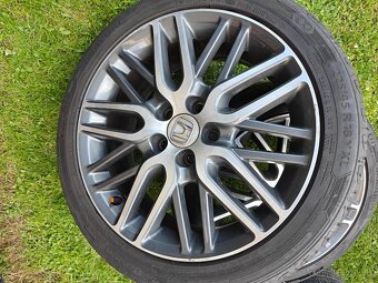 ALU HONDA OEM r18 - 5x114,3 - 225/45 Barum - 8