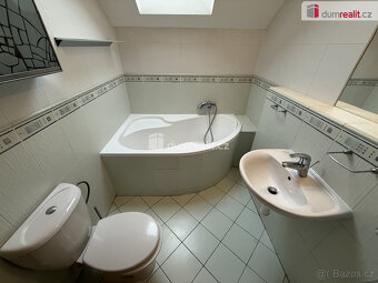 Pronájem řadového domu 5+kk 120 m2 P19 Vinoř garáž sklad zah - 8