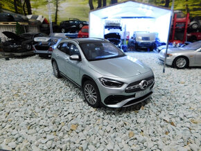 model auta Mercedes GLA  1:18 - 8