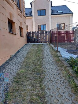 Pronájem garáže s elektronabíječkou - 8