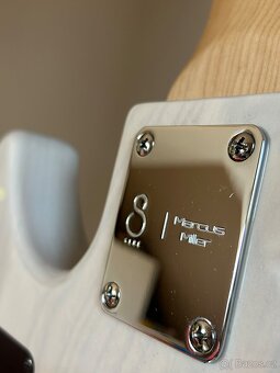 Baskytara Marcus Miller - 8