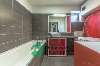 Prodej dvougeneračního rodinného domu, 223 m2 - Vápensko - 8