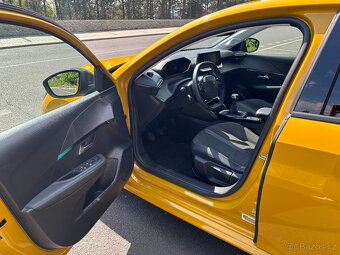 Peugeot 208 Allure 1.2; 2022 - 8