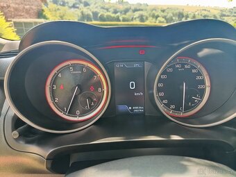 Suzuki Swift 1.2 hybrid 4x4 66kw 2021 1.majitel ČR(24.000km) - 8
