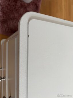 Prodám dvě komody IKEA Tyssedal - bílé - 8