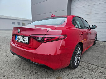Alfa Romeo Giulia 2.0T 147 kW - 8