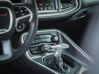 Dodge Challenger 3.6 V6 - 8