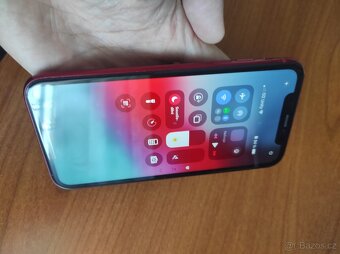 iPhone XR 64GB - červený - 8
