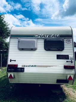 Prodám karavan značky Chateau 330 s papíry - 8