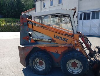 Locust 752 - 8
