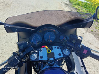 Suzuki RF 900 R - 8