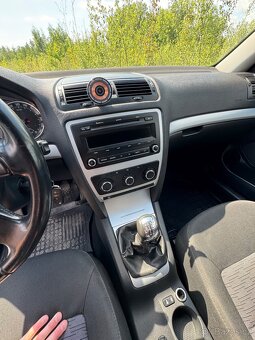 Škoda Octavia 2010r 1.9tdi - 8