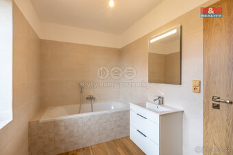 Prodej rodinného domu 147 m², pozemek 1973 m², Petrovice I - 8