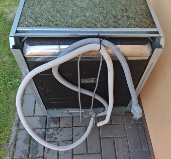 Vestavná myčka nádobí Whirlpool ADG 7900 FD - 8