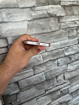 iPhone 15 - 8