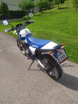 Suzuki DR - 8