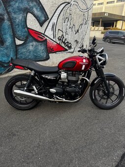 Triumph Street twin 900 - 8