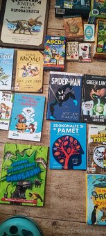 Knížky , hry , komiksy Marvel , puzzle pouze celek - 8