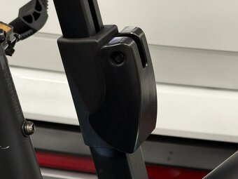 Nosič na tažné na 2 elektrokola s led dynamickými světly - 8