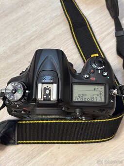 Nikon D7200 top - 8