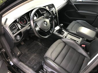 Volkswagen Golf VI 1,6 TDI 77 KW Highline Plný servis - 8