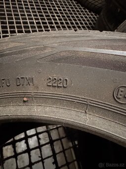 Pneu 235/45 R18 - 8