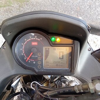 Aprilia Pegaso Strada 650 - 8