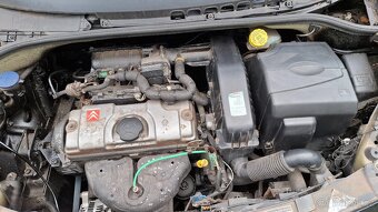 Citroen C3 1,1 benzín 2006 - 8