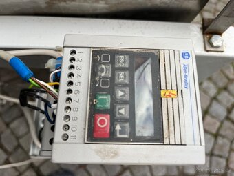 Včelařské potřeby - unikátní medomet paralerně – radiální. - 8