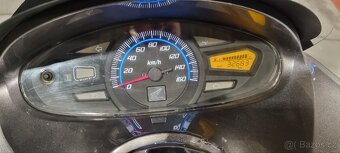 Skútr Honda 125PCX - 8