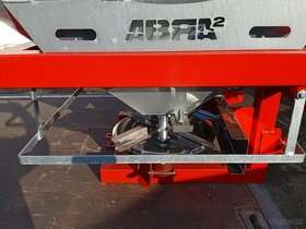 Rozmetadlo průmyslových hnojiv 1200l - 8