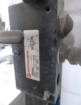 Zvedák na stalačený vduch (lakovny) Herkules AirgoMatic 3213 - 8
