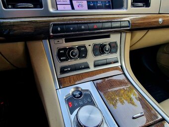 Jaguar XF Sportbrake - 8