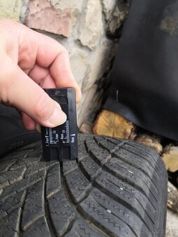 ZIMNÍ PNEU 195/65 R15 Bridgestone - sada 2 ks - 8