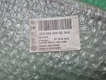 krytka spínačů (rámeček autorádia) matný chrom VW Passat (B6 - 8