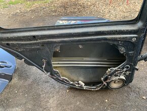 Dveře octavia 2 3x pravé zadní,1x levé zadní,1x levé přední - 8