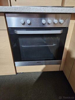 Kuchyňská linka z Německa se spotřebiči - 8