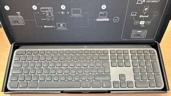 Logitech MX Anywhere 3, Keys a Desk Mat - 8