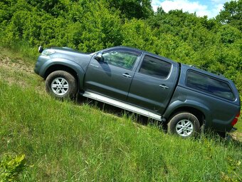 Toyota Hilux - 8