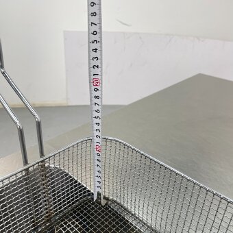 Elektrická fritéza - pracovní stůl se zásuvkou - 8