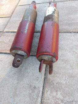 Jawa CZ 175 kyvacka - zadni tlumice - 8