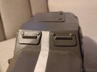 Krásný starý model obrněného vozidla, dřevo+kov - 8